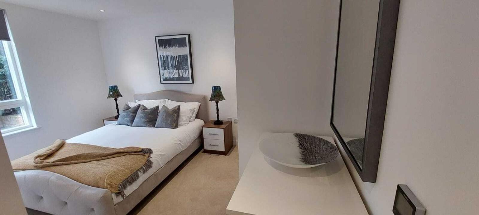 2 Bed Property Close To Heathrow Airport Hounslow Exterior foto