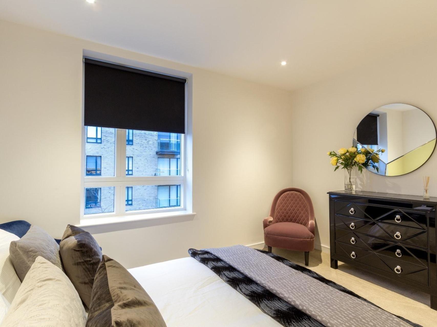 2 Bed Property Close To Heathrow Airport Hounslow Exterior foto