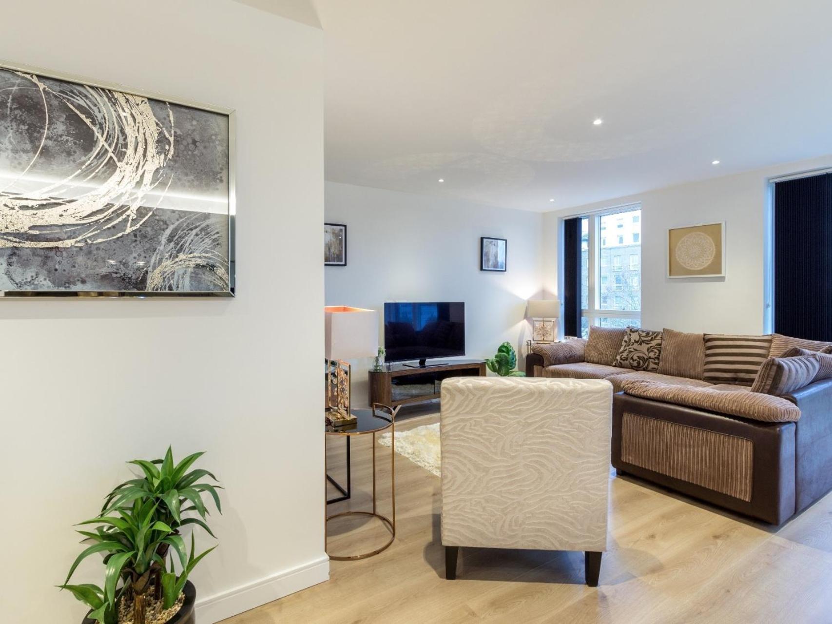 2 Bed Property Close To Heathrow Airport Hounslow Exterior foto