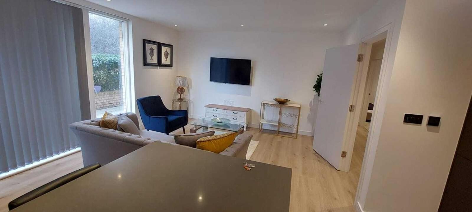 2 Bed Property Close To Heathrow Airport Hounslow Exterior foto