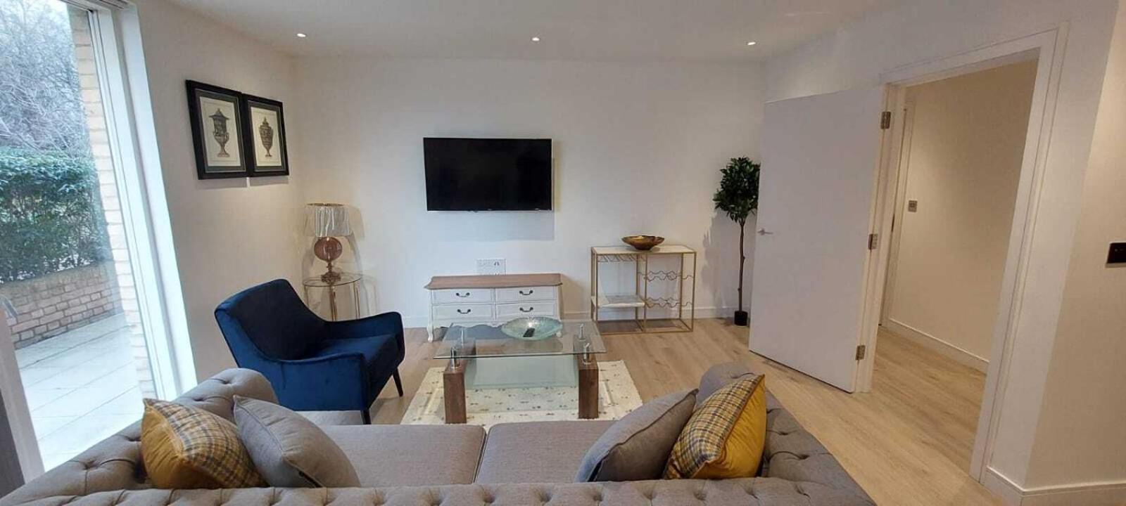 2 Bed Property Close To Heathrow Airport Hounslow Exterior foto